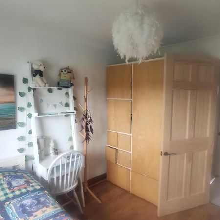 Single Bedroom In Quiet Neighbourhood Глазгоу Екстериор снимка